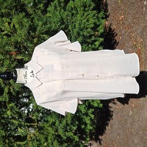 MAX STUDIO ▪︎ LONDON Women's Seersucker Cream Top w/ Ruffly Cap Sleeves, Size L